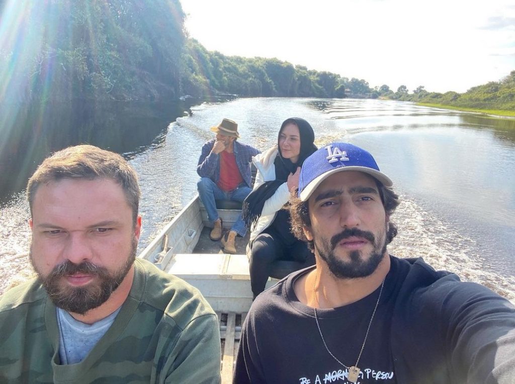 Almir Sater leva Renato Goes para conhecer o Pantanal de passeio de barco (Foto: Reprodução/Instagram)