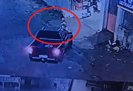 Com picape, homem atropela criança na calçada e é preso