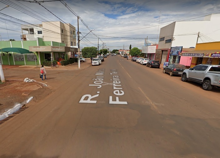 Trecho de rua onde homem foi agredido e morto por clientes de padaria (Foto: Google Street View)