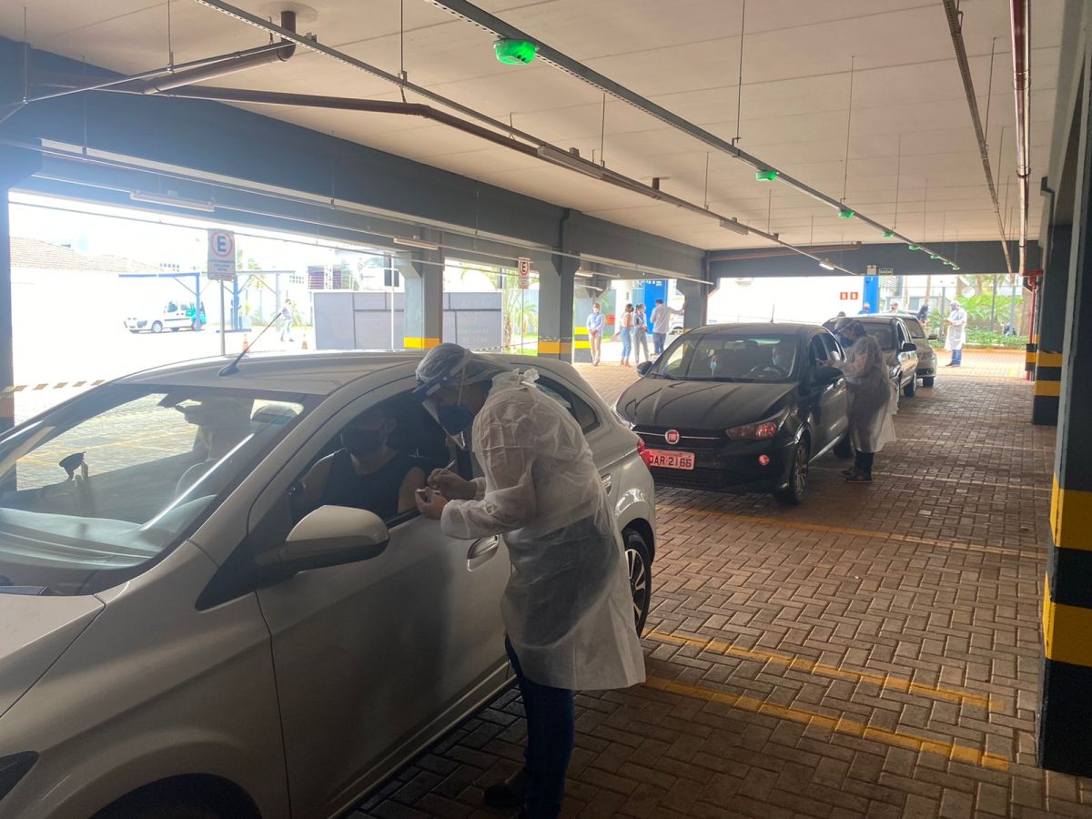 Drive-thru da Fiems para teste de covid-19 em Campo Grande (Foto: José Pereira/TV Morena)